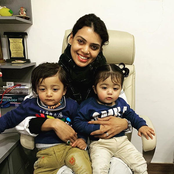 Dr. Ruchi Bhandari with IVF babies