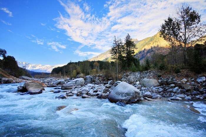 Himalaya from Himachal Pradesh tourism- best tour operator in India - roaming routes