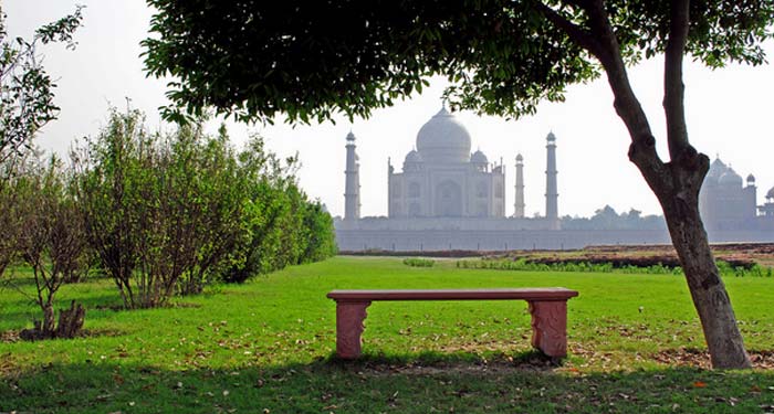 Mehtab bagh is The mesmerizing garden in front of taj mahal 