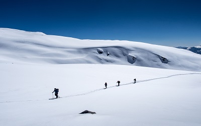 Skiing in Manali