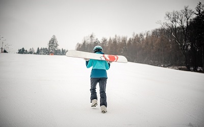 Snowboarding in Manali