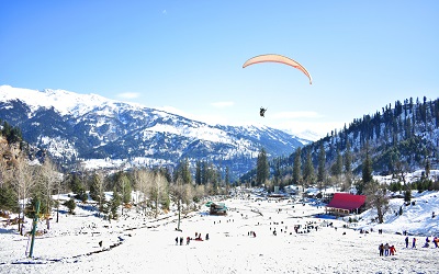 Solang valley during snowfall