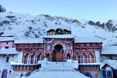 Badrinath Temple covered in a thick blanket of snow