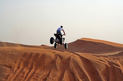 Quad bike riding in dubai desert