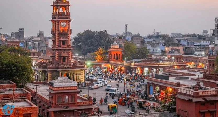 Ghanta Ghar and Sadar Market: The iconic Ghanta Ghar (Clock Tower) in Jodhpur's bustling Sadar market.