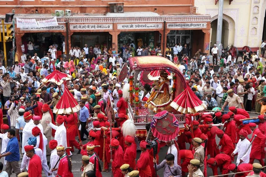 Grand Procession of Goddess Parvati in Jaipur on the ocassion of Teej Festival of Rajasthan